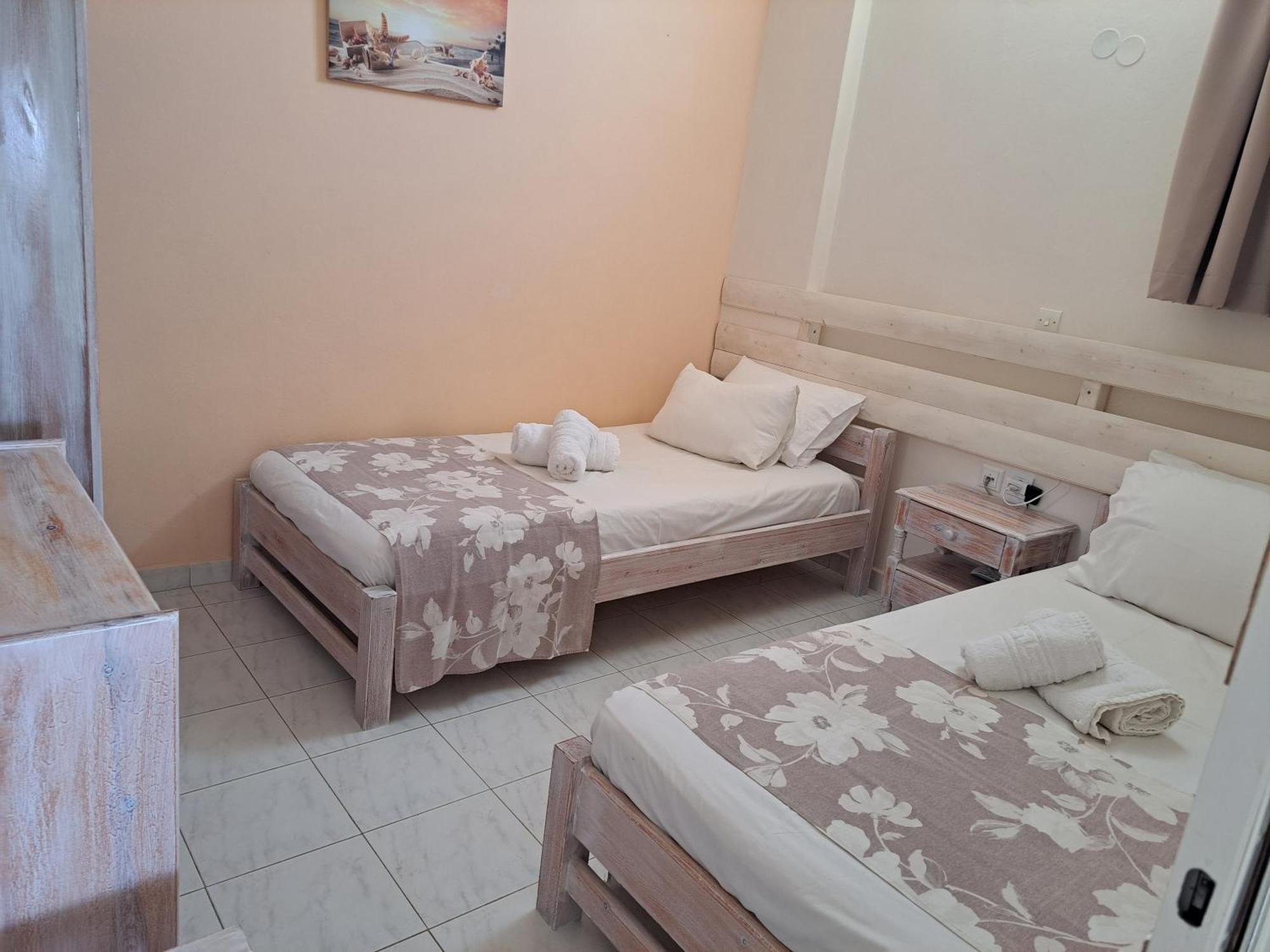 Peaceful Bay Hotel Megas Gialos - Nites Room photo