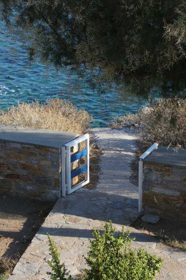 Peaceful Bay Hotel Megas Gialos - Nites Exterior photo